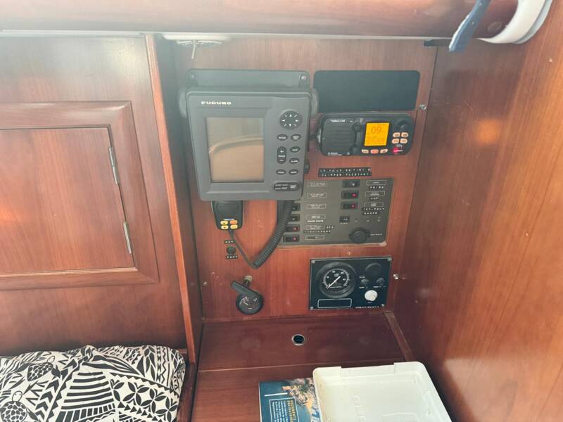 Oceanis 323 Clipper 12