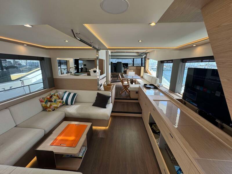 GRAND TRAWLER 62 6