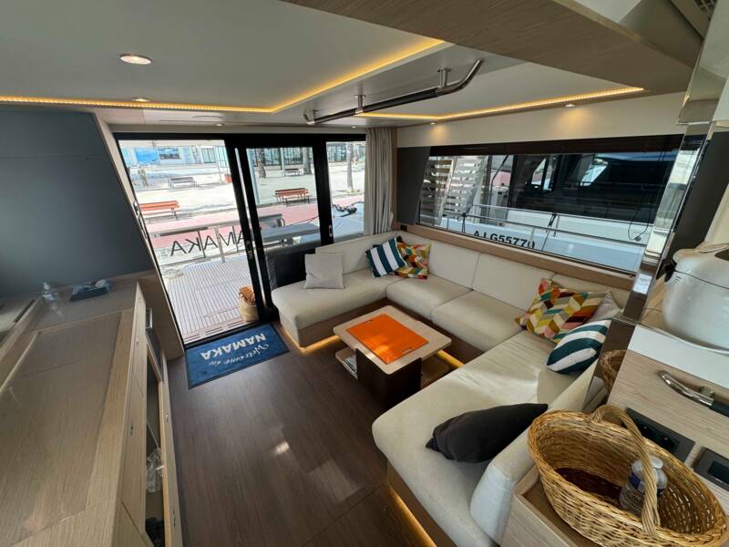 GRAND TRAWLER 62 8